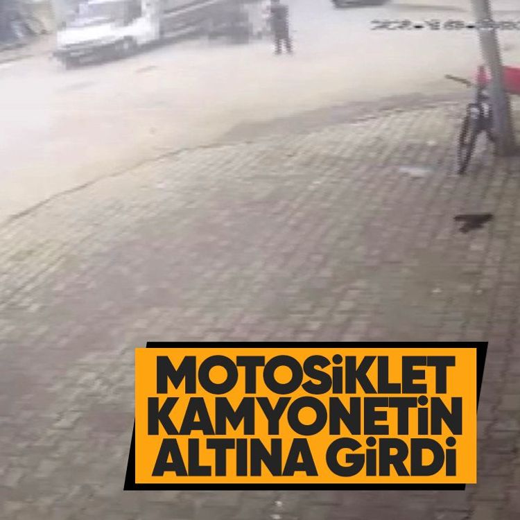 Motosiklet kamyonetin altına girdi
