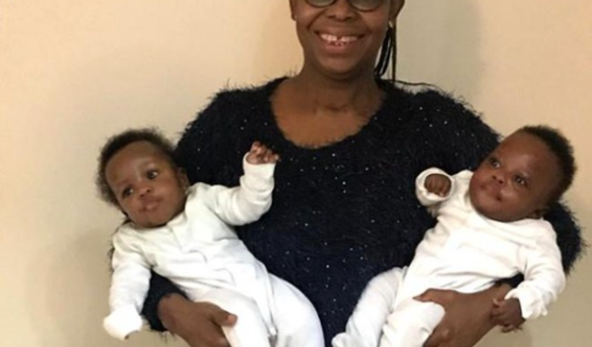 Koronaya yakalanan kadın komada ikiz bebek dünyaya getirdi
