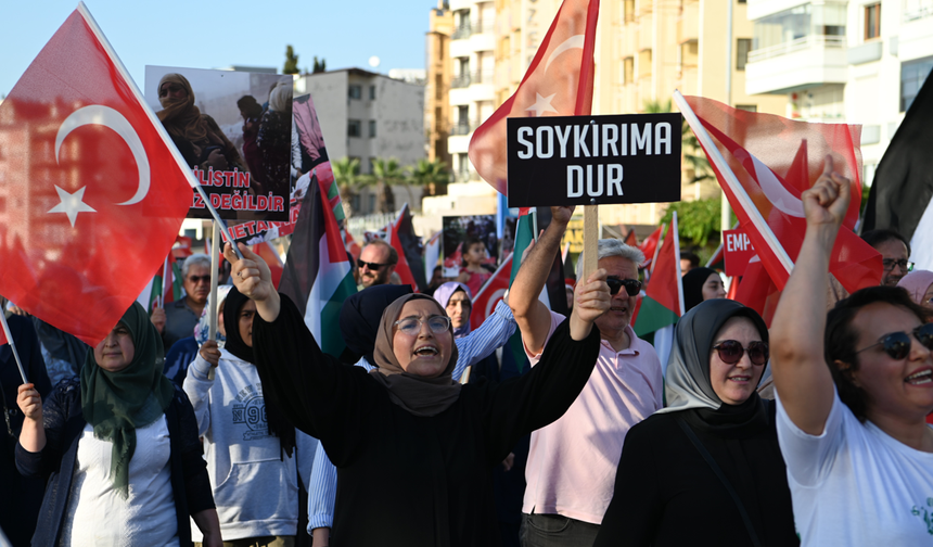 Kuşadası'nda 'Gazze'ye' destek yürüyüşü