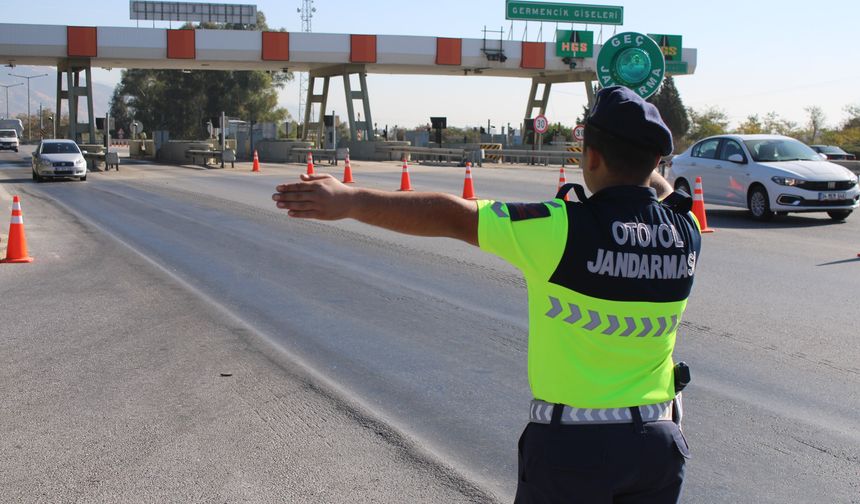 Aydın-İzmir Otoyolu’nda kıskıvrak yakalandılar