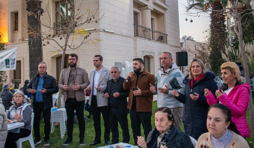Davutlar’da oruçlar Kuşadası Belediyesi’nin iftar sofrasında açıldı