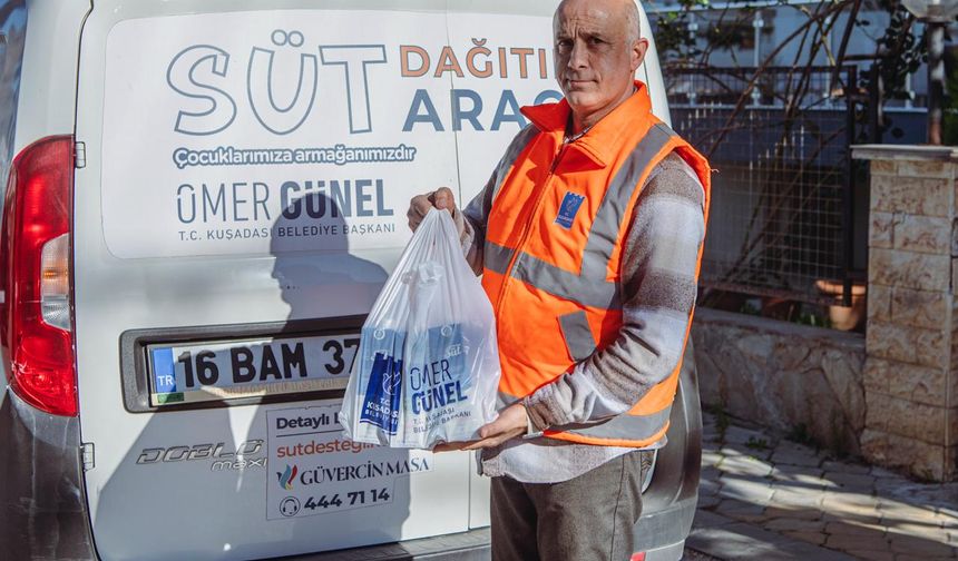 Kuşadası Belediyesi dağıtıyor, minikler sağlıkla büyüyor