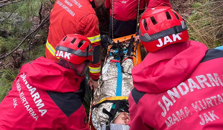 26 yaşındaki genç kayalıklardan düştü
