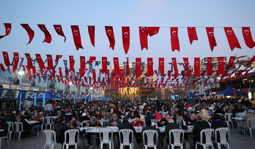 Aydın Büyükşehir Belediyesi Ramazan'ın bereketini kentin dört bir yanına taşıyor