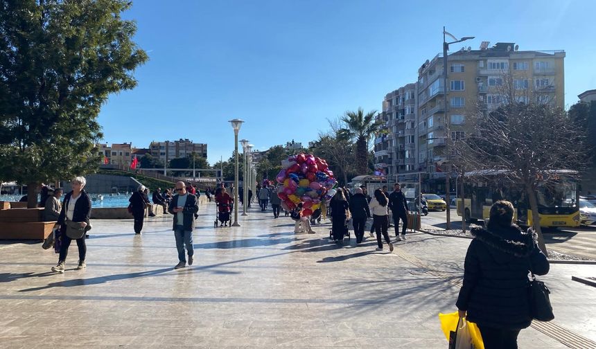 Aydınlılar güneşi gördü