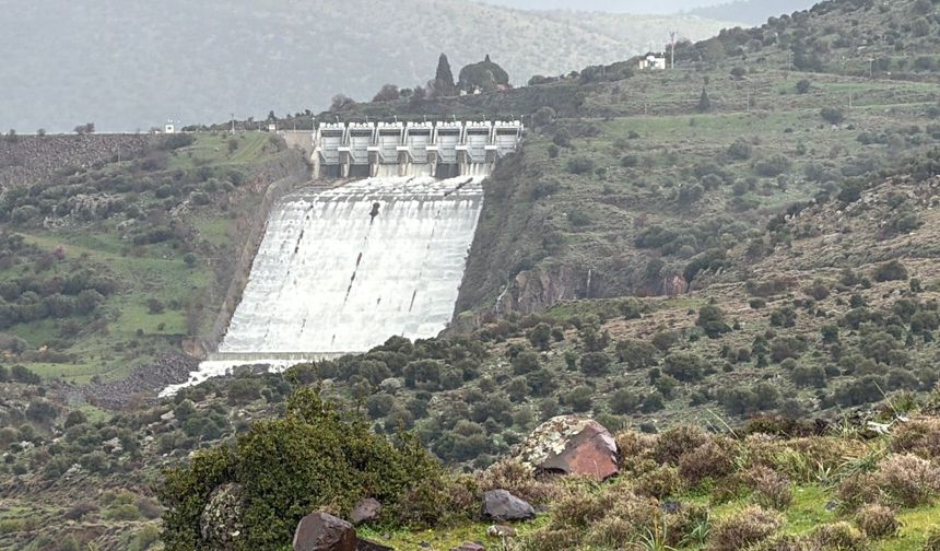 Bu bölgelere yaklaşmayın.. Baraj kapakları açıldı