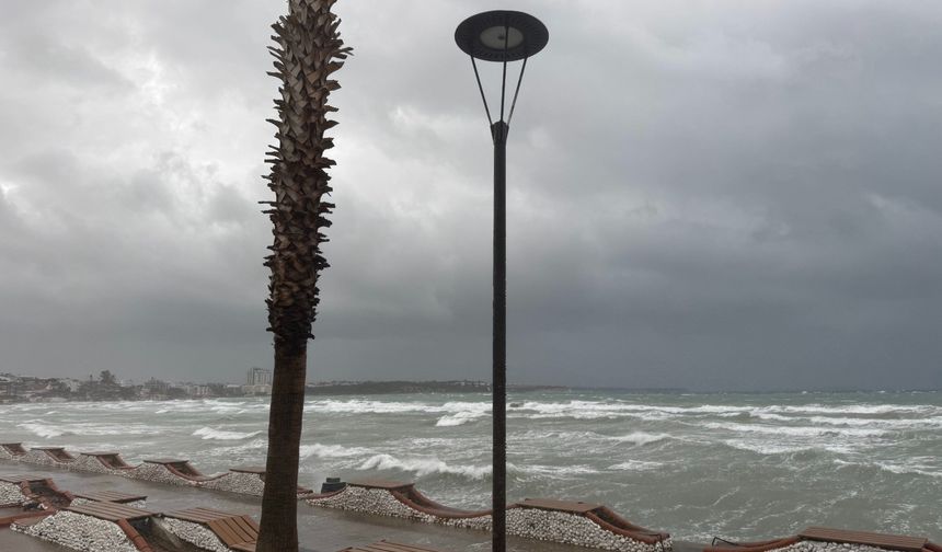 Didim’de deniz taştı