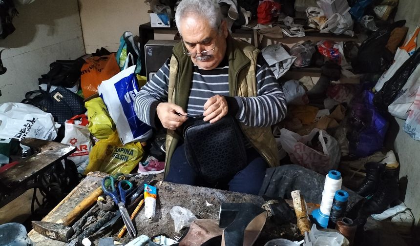 Emekli oldu ama mesleğini bırakamadı