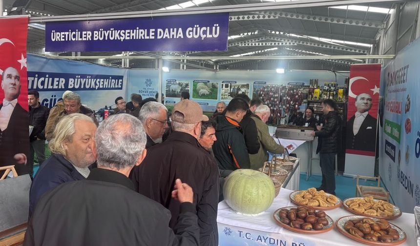Çerçioğlu’nun tarıma ve üreticiye desteği büyük ilgi gördü, stantta adım atacak yer kalmadı