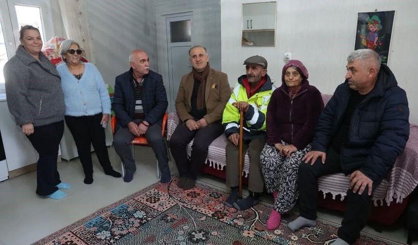 İncirliova’da Başkan Kaya, Gül çiftine kayıtsız kalmadı