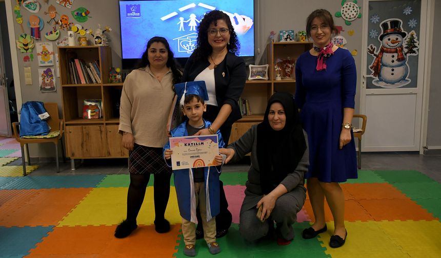 Kuşadası Anne Baba Çocuk Merkezi’nde 32. Dönem mezuniyet heyecanı yaşandı
