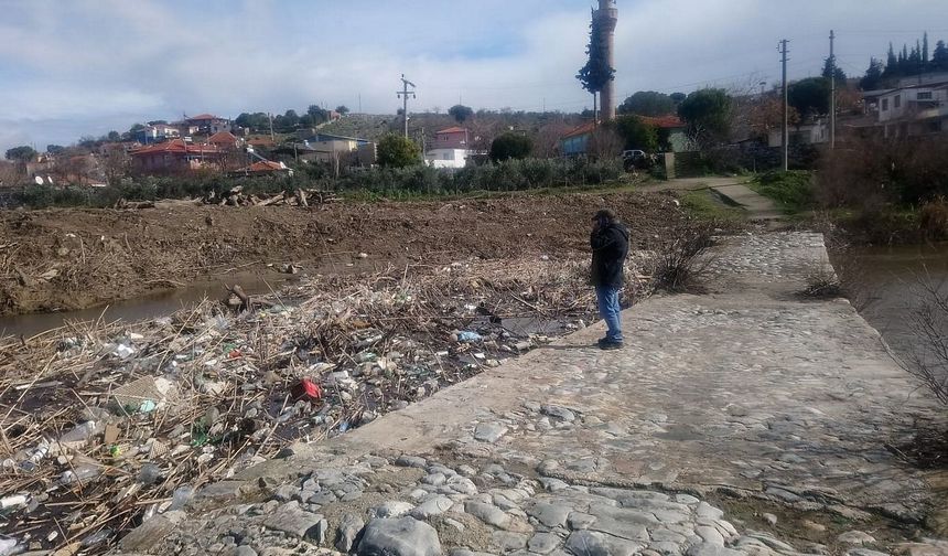 Büyük Menderes yükseldi, tarihi Taşköprü sular altında kayboldu