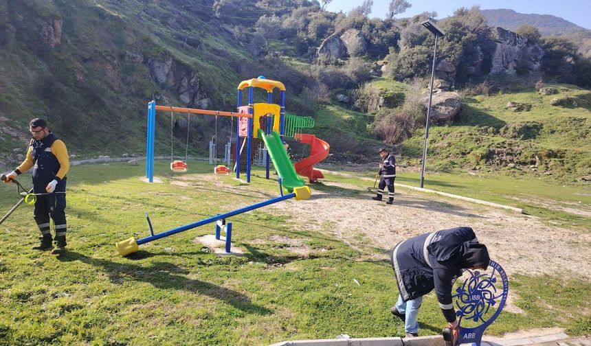Aydın Büyükşehir’den parklarda eş zamanlı çalışma