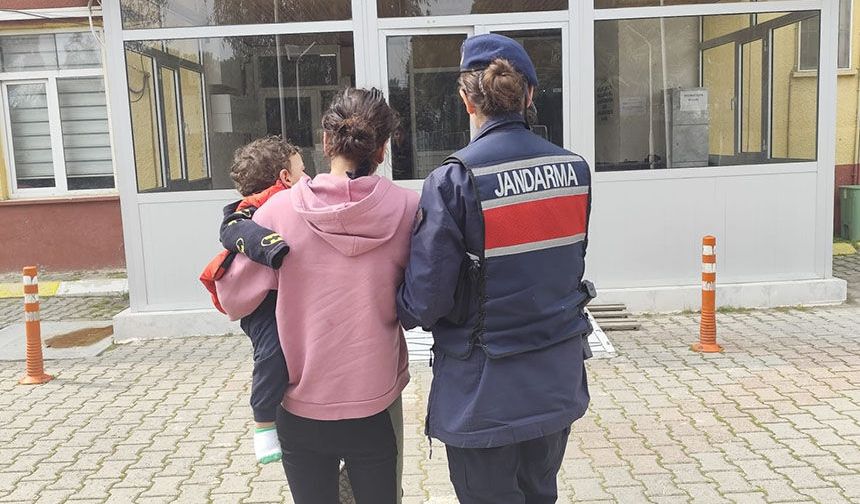 Aydın’da kucağında bebeğiyle cezaevine girdi