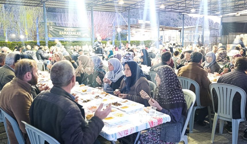 Başkan Çerçioğlu her gün binlerce vatandaşı iftar sofralarında buluşturmaya devam ediyor