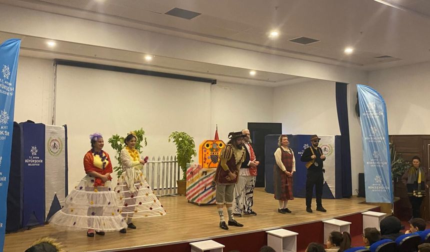 Başkan Çerçioğlu İncirliova’da çocukları tiyatro ile buluşturdu