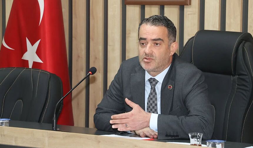 Son dakika.. Koçarlı Belediye Başkanı Özgür Arıcı meclis üyesine küfür etti