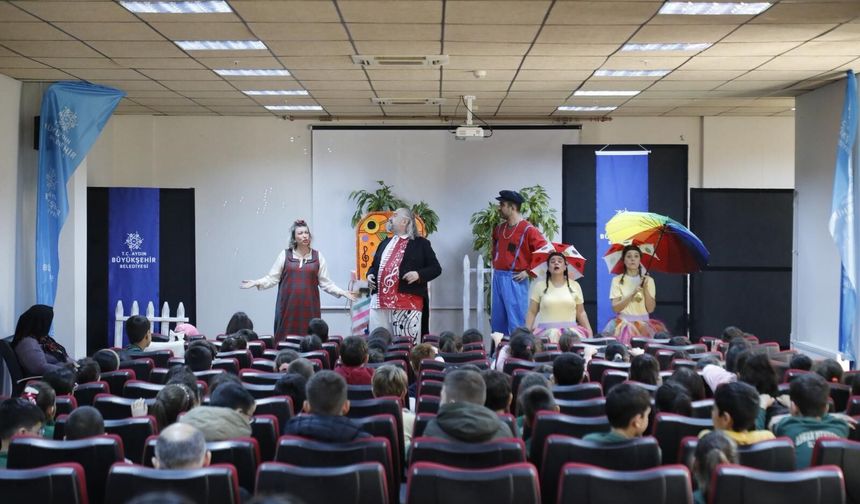 Büyükşehir, Köşklü minikleri tiyatroyla buluşturdu