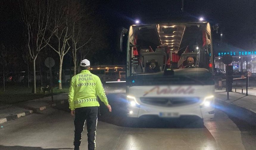 Ekipler otobüs terminalinde