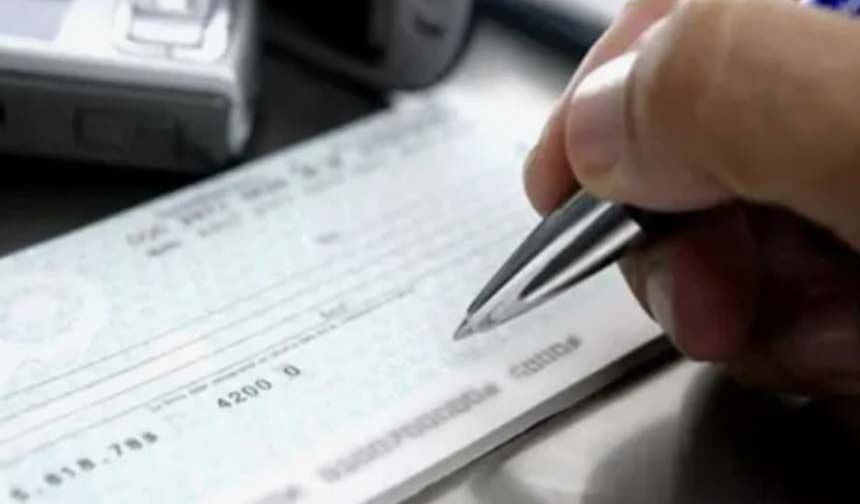 Eski belediye başkan yardımcısı tefecilik operasyonunda gözaltına alındı