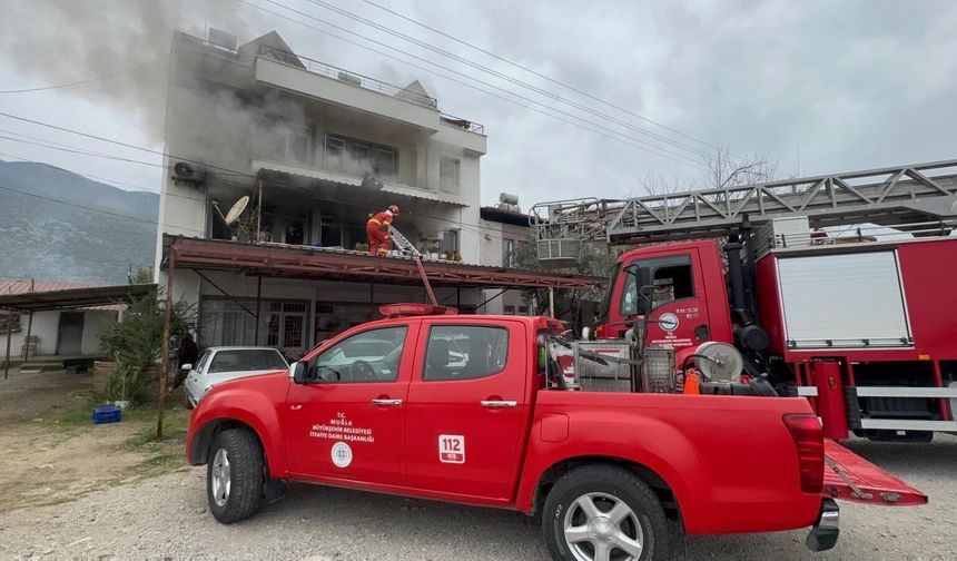 İki katlı evde yangın çıktı