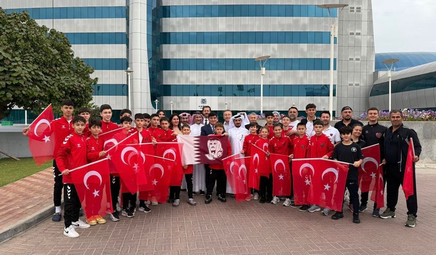 Katar'da mahsur kalan Aydınlı sporcular Türkiye'ye geldi
