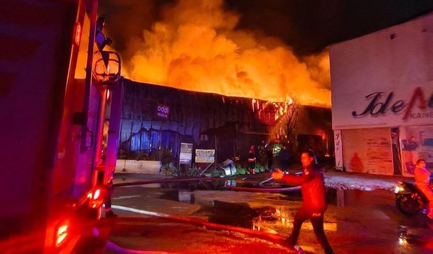 Mobilya fabrikasında yangın çıktı