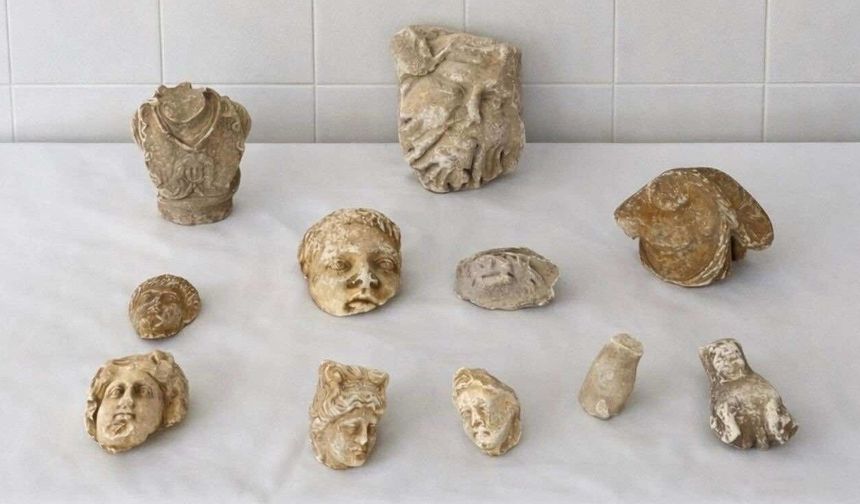Roma dönemine ait heykel parçalarıyla yakalandılar