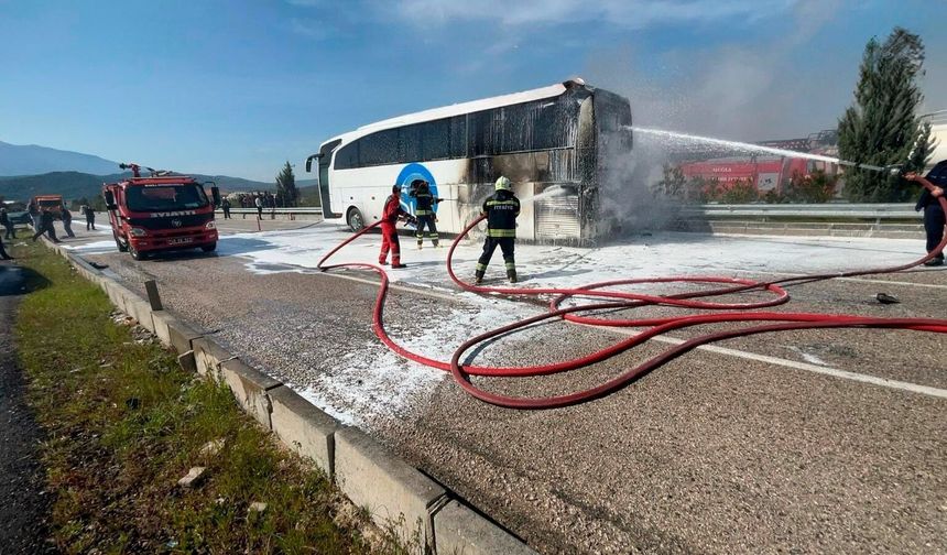 Yolcu otobüsü yandı