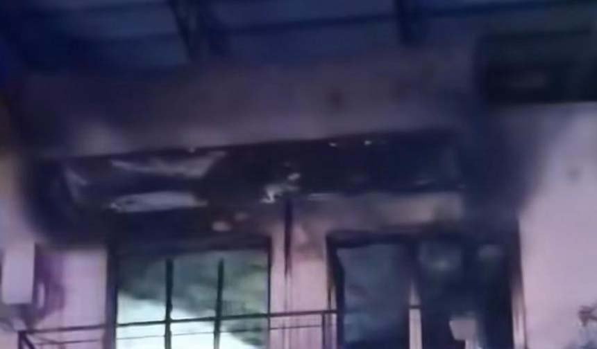 Alevlerin sardığı evden acı haber.. Baba hayatını kaybetti, oğlu entübe