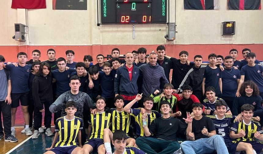 Aydın Lisesi futsal takımı il finaline yükseldi