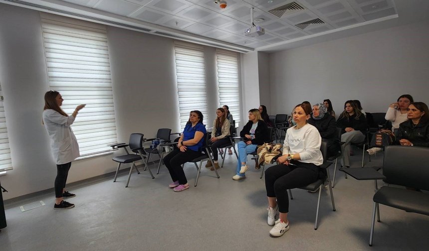 Aydın Şehir Hastanesi'nde çocuk acil ekiplerine kritik eğitim