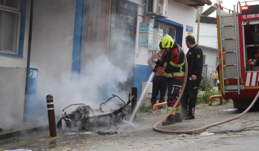 Aydın’da tamir sırasında yanan elektrikli motosiklet küle döndü