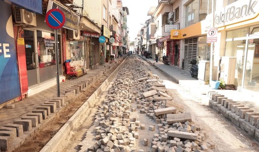 İncirliova'da Fevzi Paşa Caddesi yenileniyor