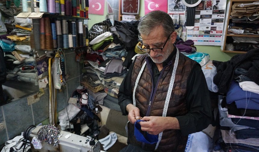 Yarım asırlık emektar terzi hazır giyime karşı zanaatını yaşatıyor