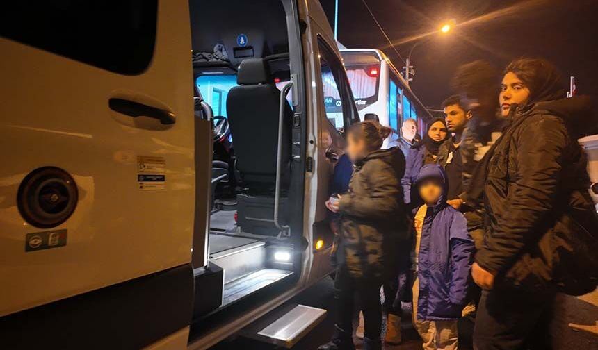1 çocuk hayatını kaybetti, 43 kişi kurtarıldı