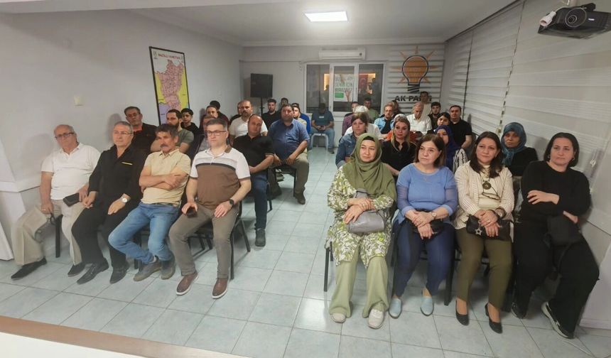 AK Parti’den Nazilli ve Buharkent’te istişare toplantısı: Omuz omuza çalışmaya devam edeceğiz