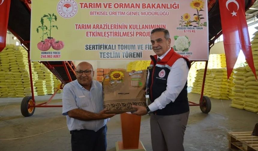Aydın’da 9 bin kilo ayçiçeği dağıtıldı