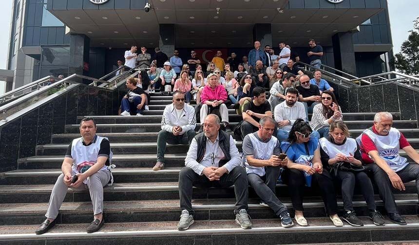 CHP’li belediyede çalışanların hak arayışı devam ediyor, tam gün iş bıraktılar