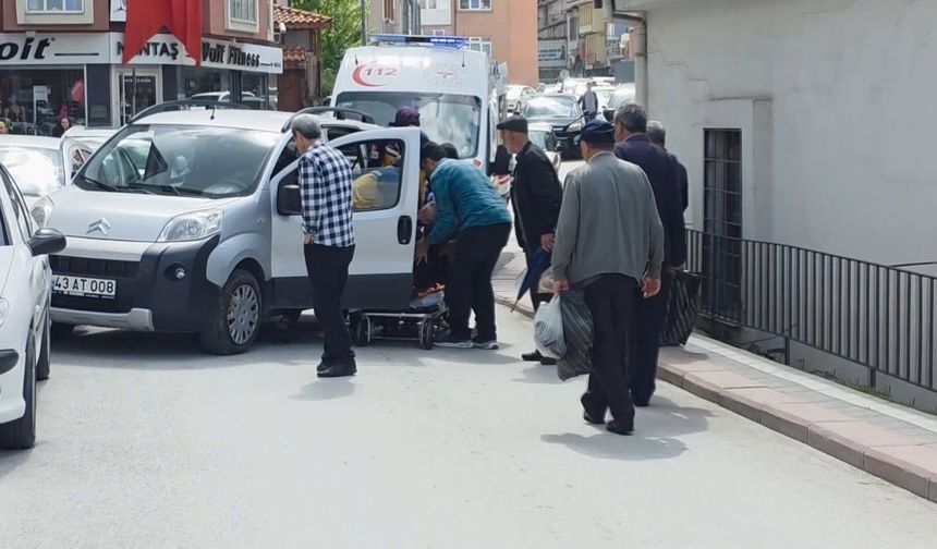 Direksiyon başında rahatsızlanan sürücü kaza yaptı