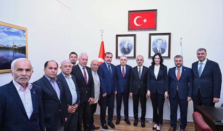 AK Parti Aydın heyeti Bakan Uraloğlu ile bir araya geldi