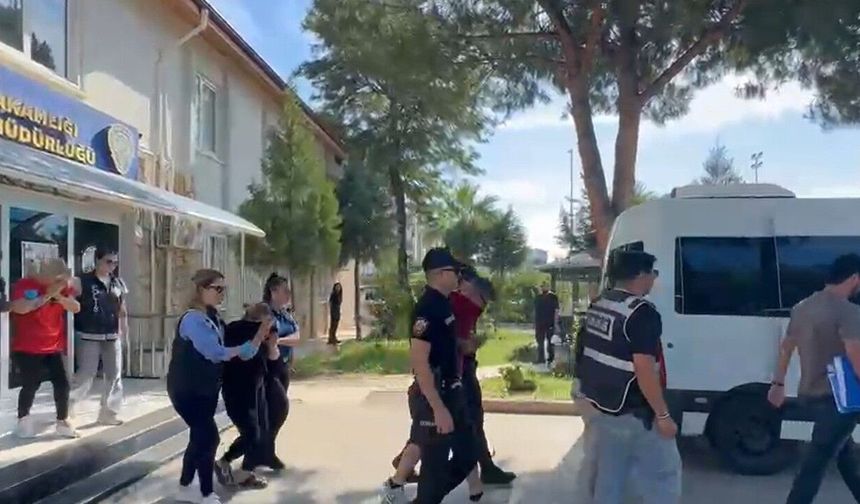 Aydın’da ahlak baskını, çok sayıda kadın yakalandın