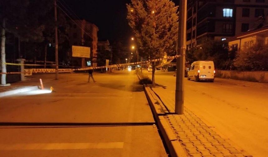 Husumetlisine saldırıp kaçtı