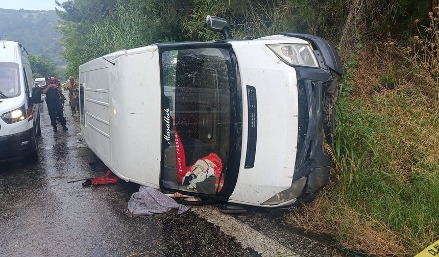 İşçi servisi devrildi, hayatını kaybedenler ve yaralılar var