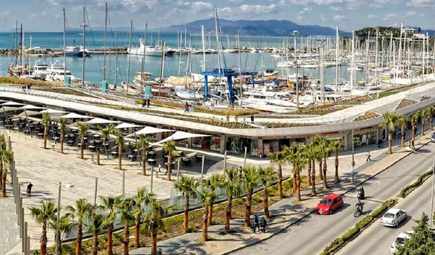 Kuşadası’nda büyütülen AVM esnafı vurdu