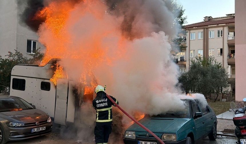 Park halindeki karavan küle döndü
