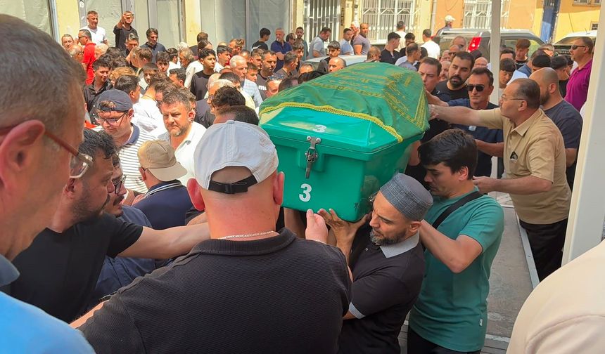 16 yaşındaki stajyer öğrenci Süleyman Tuna’ya gözyaşlarıyla veda