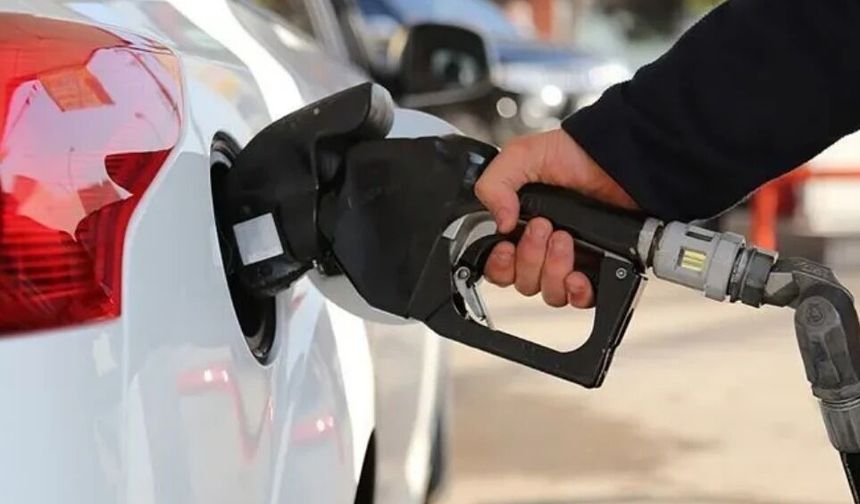 Akaryakıtta yeni zam kapıda.. Motorin fiyatı bu gece artıyor