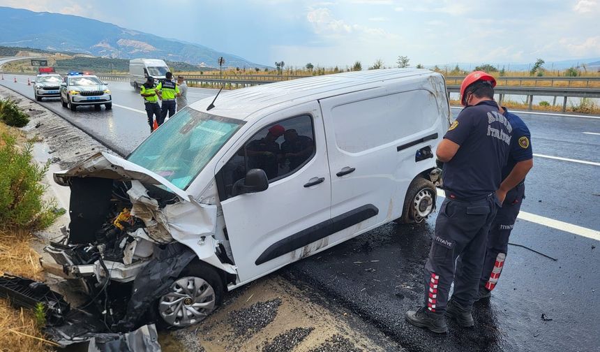 Aydın-Denizli Karayolu’nda su kanalına uçtu