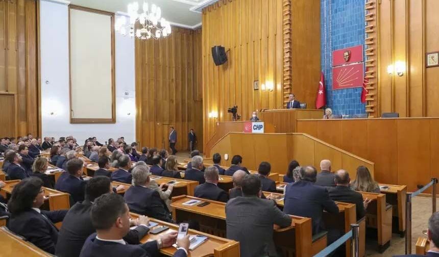 CHP’de toplu istifa balonu patladı, tabanı istifa ettiren vekiller partide kaldı